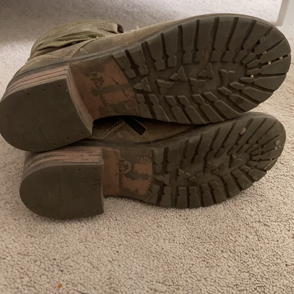 Boots - Picture 4 of 6